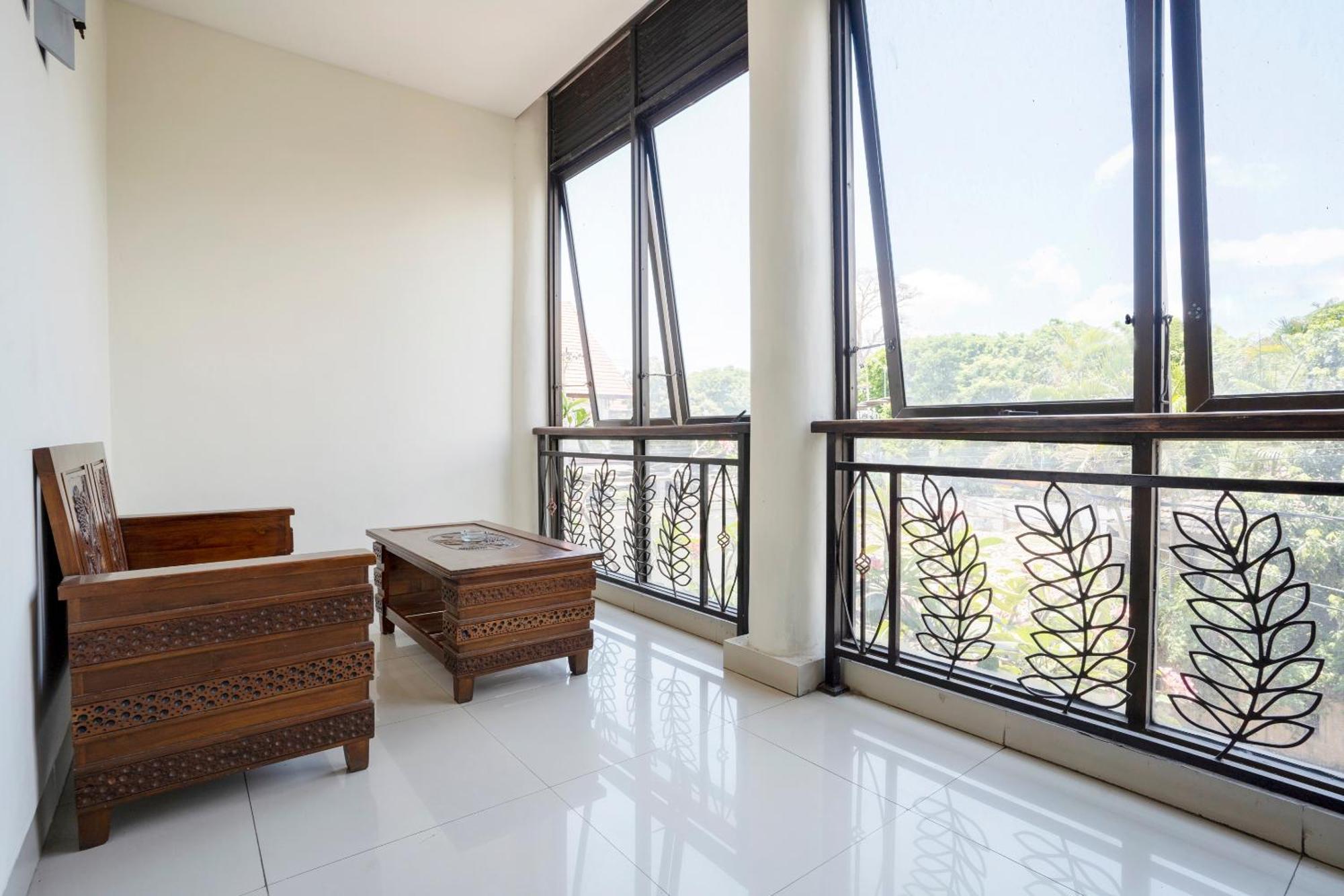 Oyo 482 Anika Guest House Kuta Lombok Esterno foto
