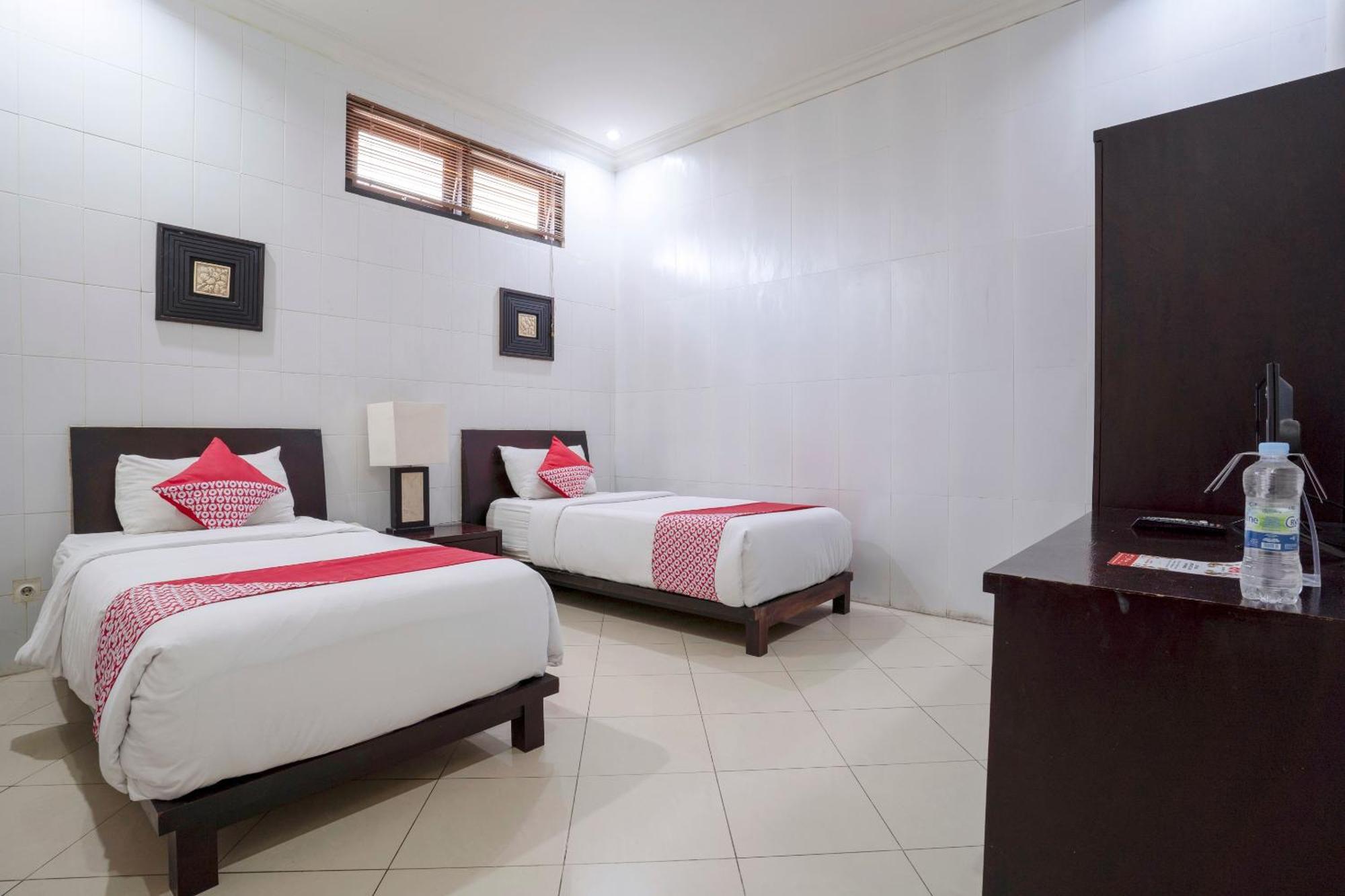 Oyo 482 Anika Guest House Kuta Lombok Esterno foto