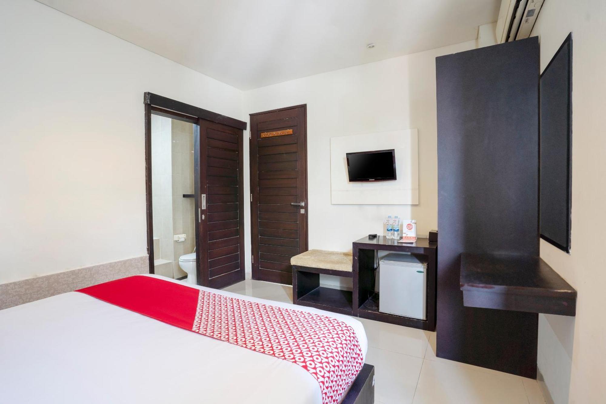 Oyo 482 Anika Guest House Kuta Lombok Esterno foto
