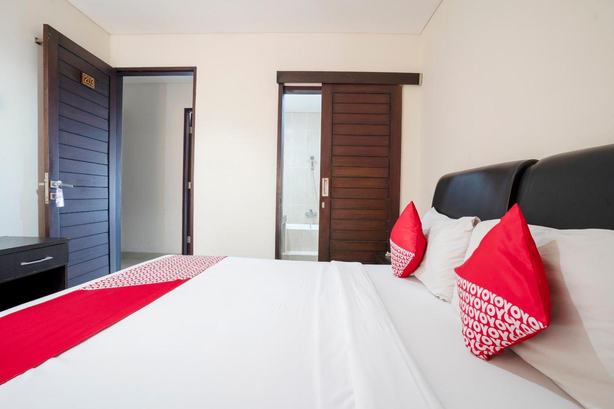 Oyo 482 Anika Guest House Kuta Lombok Esterno foto